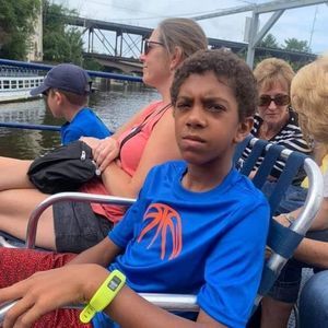 Meet your Posher, Ray